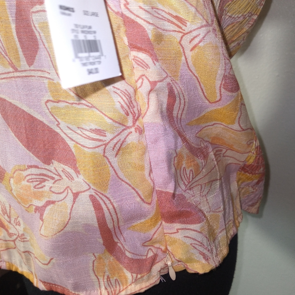 Nine West Wome's Twist Front Floral Puff Sleeve Top- Size Large - Picture 7 of 12